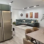 アパート Green Apartment