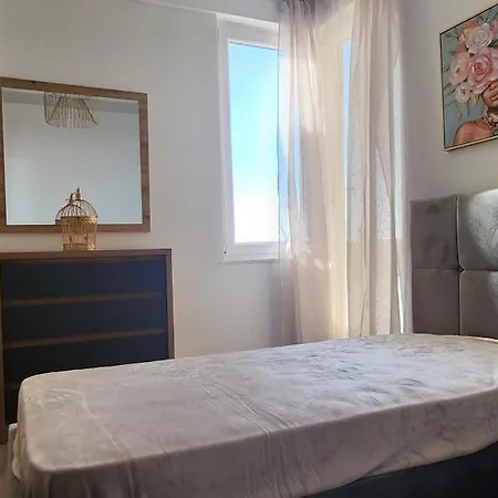 Green Apartment *
